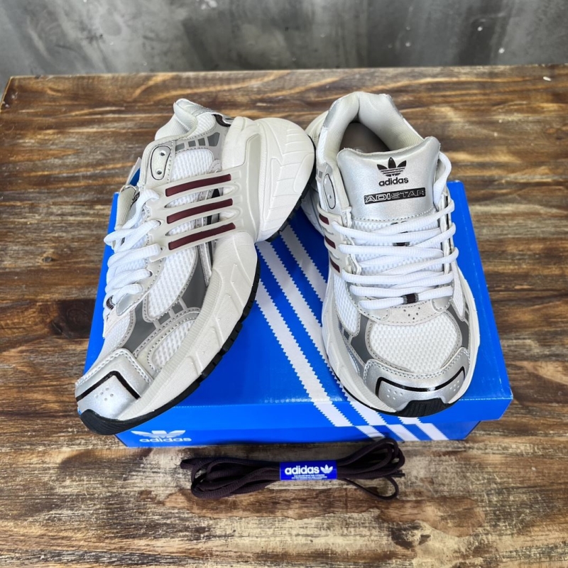 Adidas Sneakers